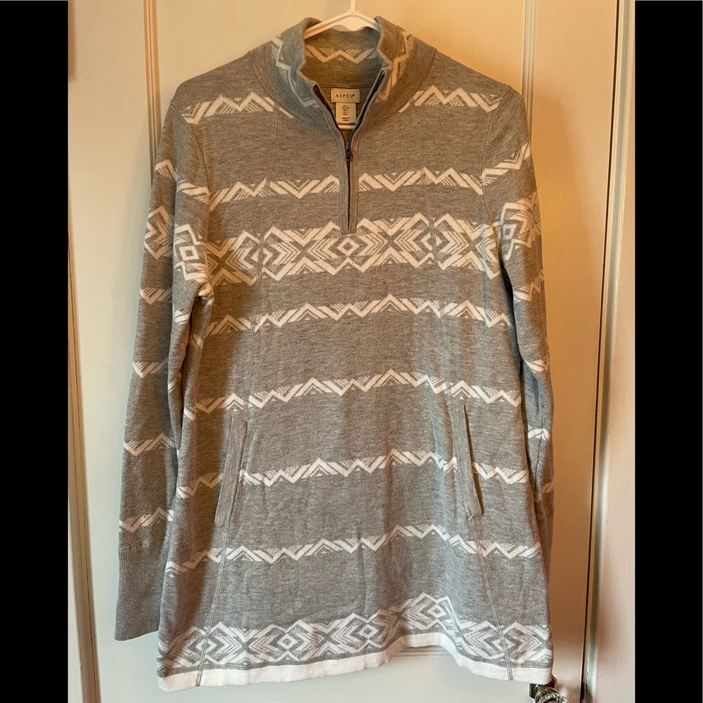 Aspen gray tunic. Size large